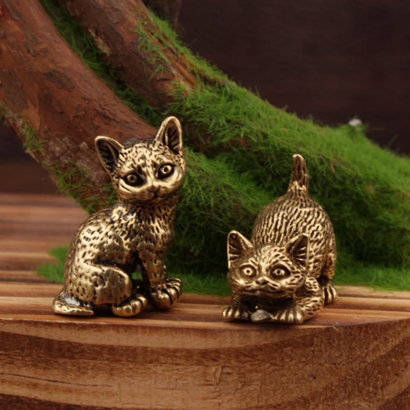 Piccola Statuetta di Gatto in  - Vintage Collectibles Store recensione e prezzo